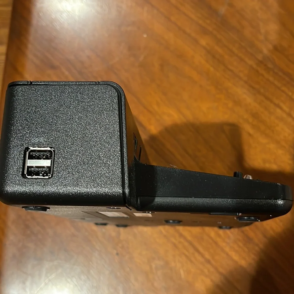 HP laptop docking station. Product number a832AA*ABA